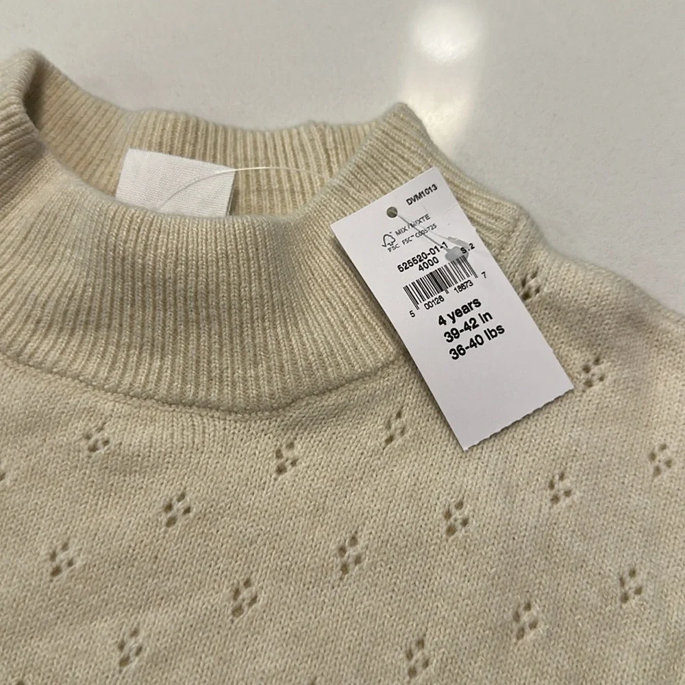 NWT Gap baby girls ruffled pointelle sweater oatmeal size 4 🤍